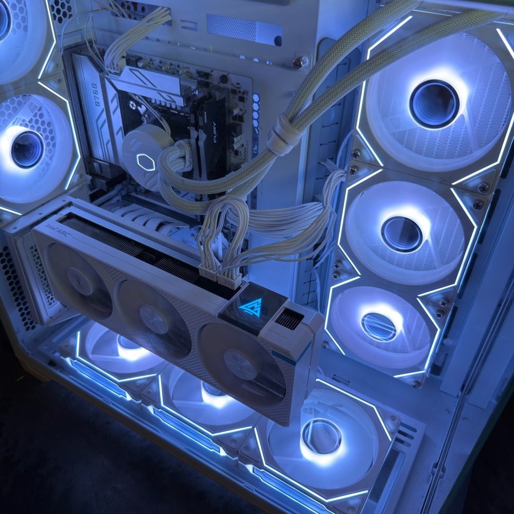 Intel Black Graphics Card for High-Performance Computing - Picture 6 of 6